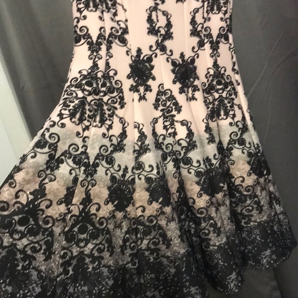 Patterned dress - Picture 4 of 6